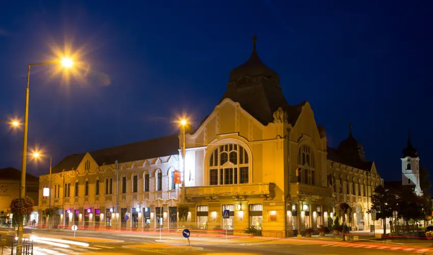 Erzsbet Kirlyn Szlloda Gdll - Augusztus 20. 