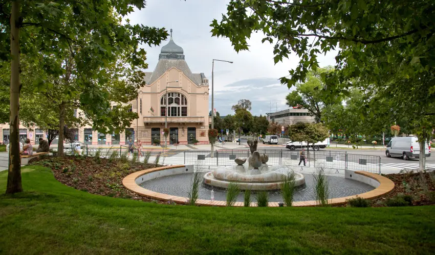 Erzsbet Kirlyn Szlloda Gdll - Augusztus 20. 