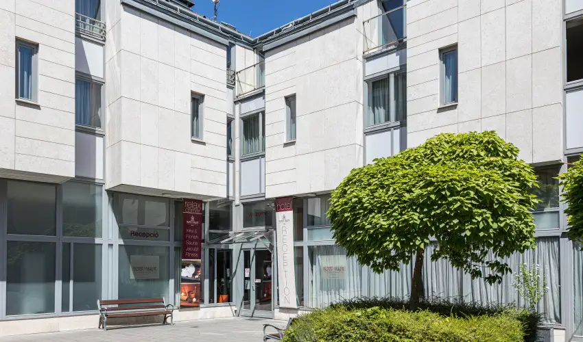 Erzsbet Kirlyn Szlloda Gdll - Augusztus 20. 