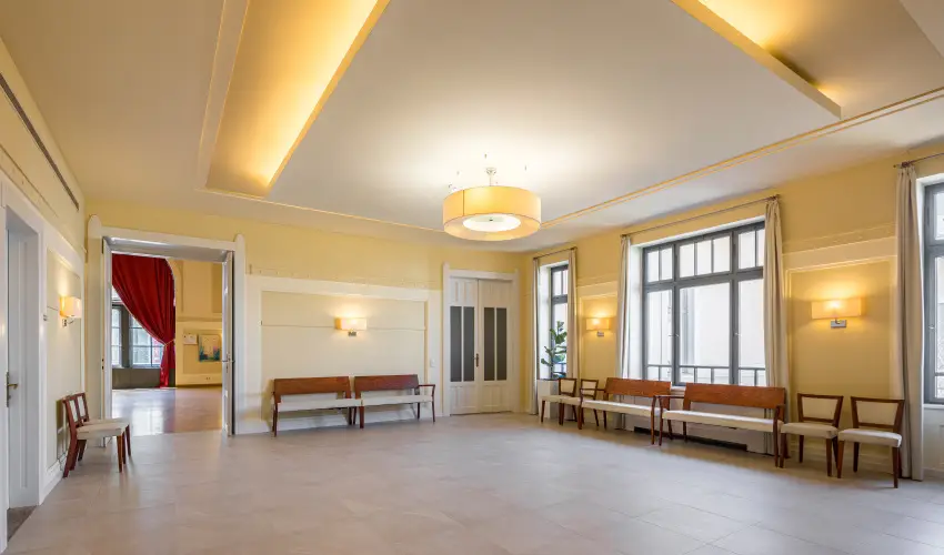 Erzsbet Kirlyn Szlloda Gdll - Augusztus 20. 