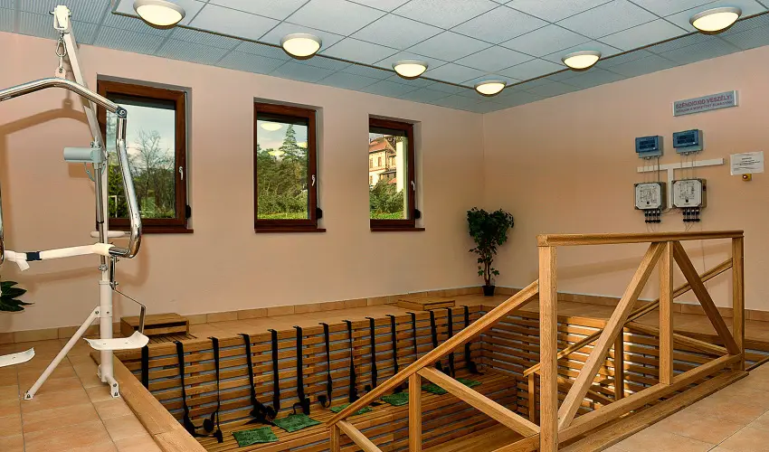 Erzs�bet Park Hotel Par�df�rd� - Augusztus 20.