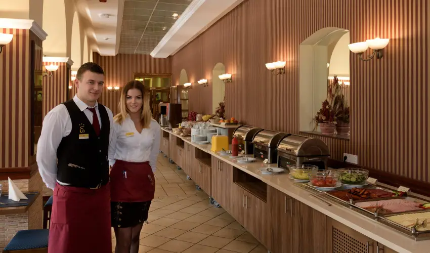 Erzs�bet Park Hotel Par�df�rd� - Augusztus 20.