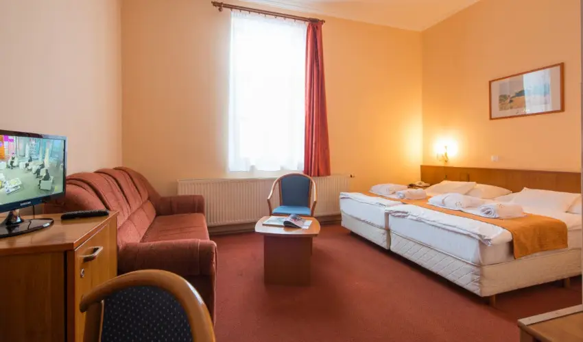 Erzs�bet Park Hotel Par�df�rd� - Augusztus 20.