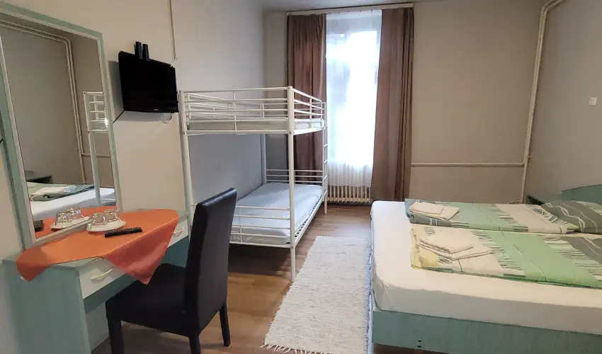 Ez�stfeny� �d�l� Visegr�d - Augusztus 20. (min. 2 �j)