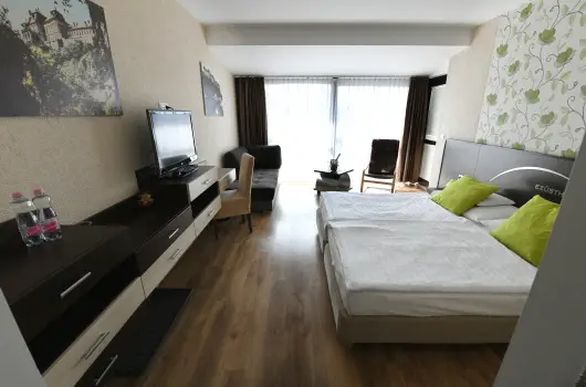 Ezsthd Hotel - Augusztus 20.