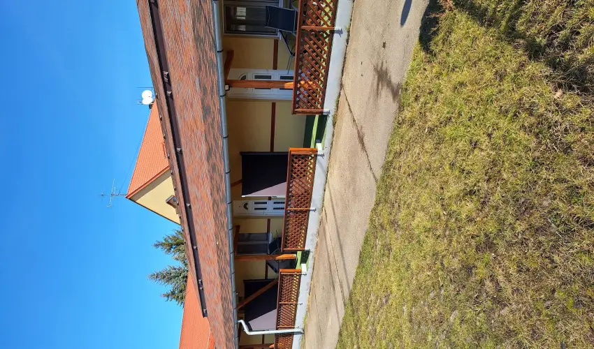 Feny� Panzi� Mez�k�vesd - Augusztus 20.