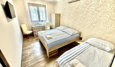 Fenyves Vend�gh�z Si�fok