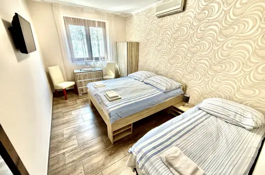 Fenyves Vend�gh�z - Augusztus 20. (min. 5 �j)