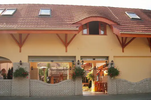 Fodor Hotel - Augusztus 20. (min. 2 �j)