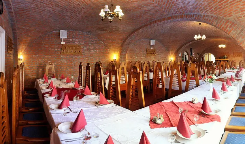 Fodor Hotel Gyula - Augusztus 20. (min. 2 �j)