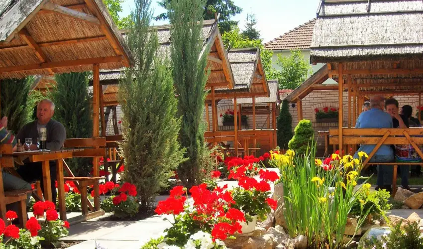 Fodor Hotel Gyula - Augusztus 20. (min. 2 �j)