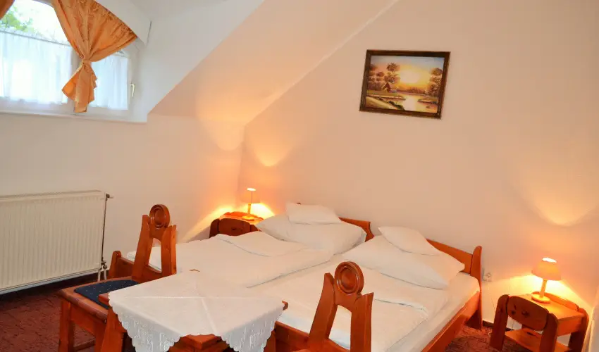 Fodor Hotel Gyula - Augusztus 20. (min. 2 �j)