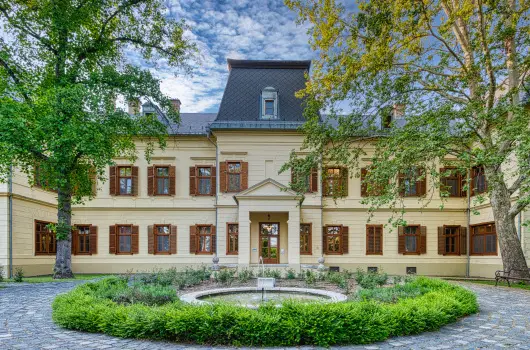 Fnix Wellness Resort - Augusztus 20. (min. 3 j)