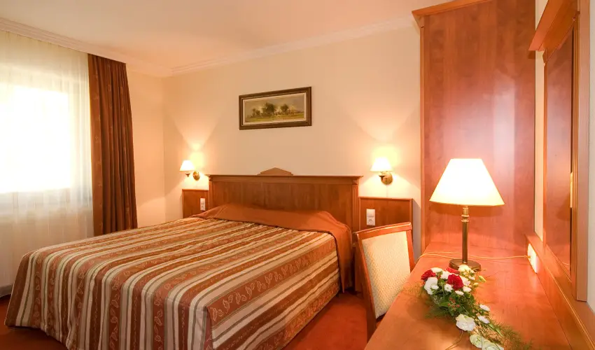 Gerby Kria Hotel s Lovasudvar Lajosmizse - Augusztus 20.