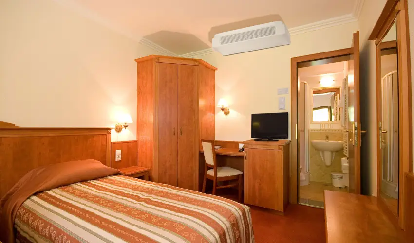 Gerby Kria Hotel s Lovasudvar Lajosmizse - Augusztus 20.