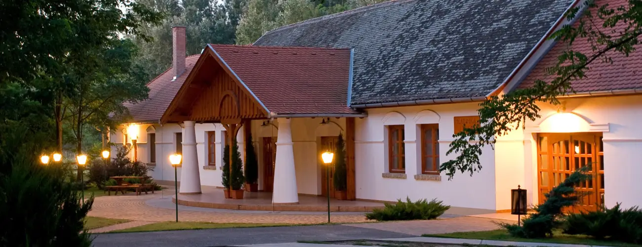 Gerby Kria Hotel s Lovasudvar Lajosmizse - Augusztus 20.