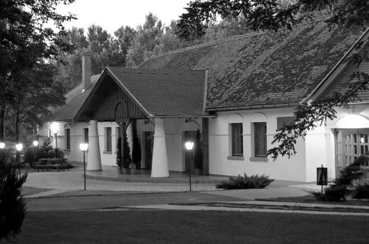 Ger�by K�ria Hotel �s Lovasudvar - Augusztus 20.