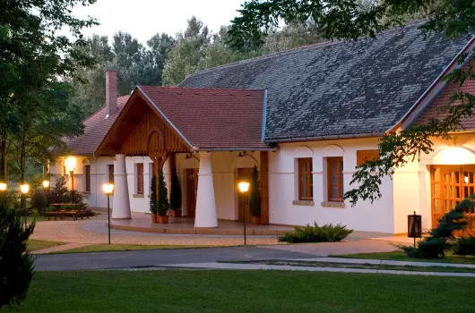 Gerby Kria Hotel s Lovasudvar - Augusztus 20.