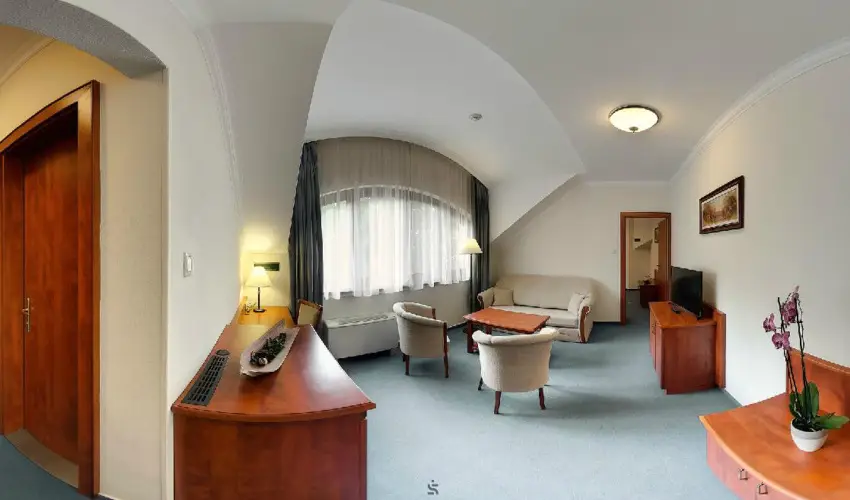 Gerby Kria Hotel s Lovasudvar Lajosmizse - Augusztus 20.