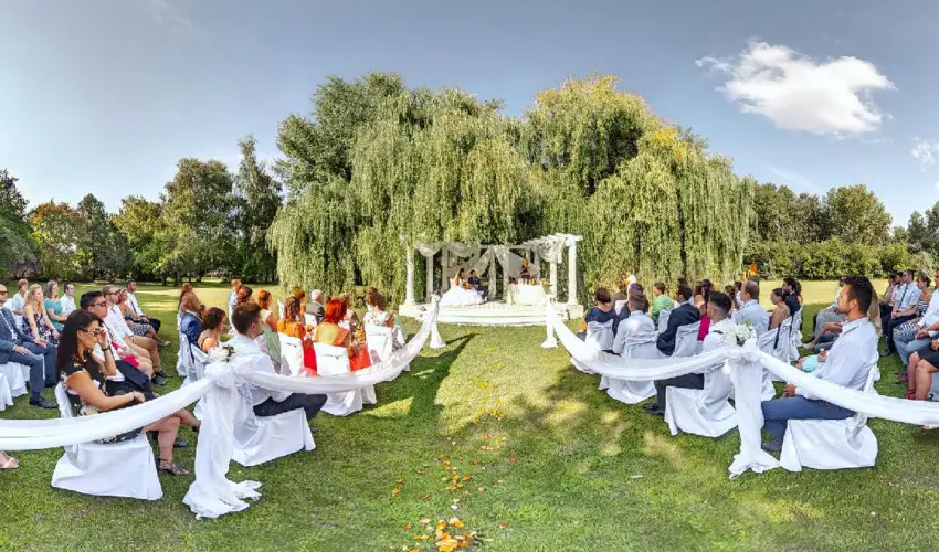 Gerby Kria Hotel s Lovasudvar Lajosmizse - Augusztus 20.