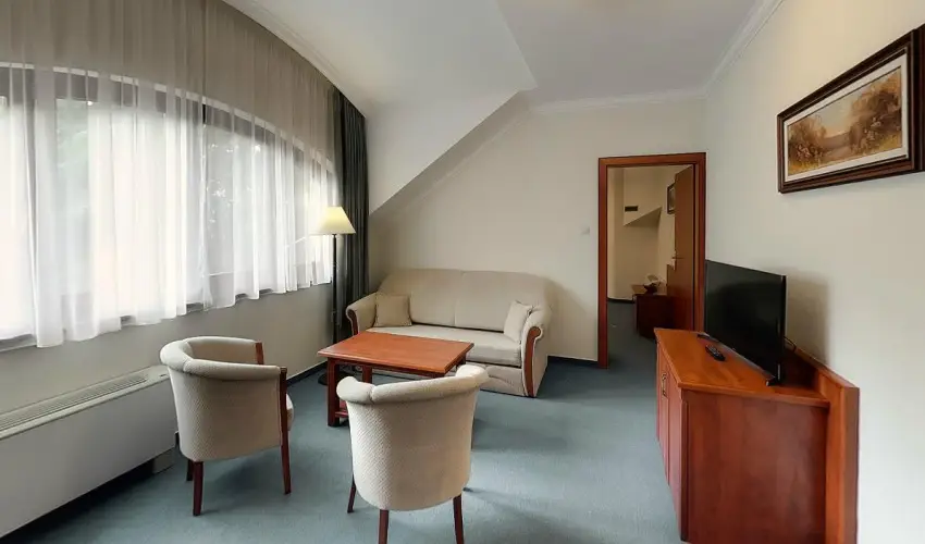 Gerby Kria Hotel s Lovasudvar Lajosmizse - Augusztus 20.