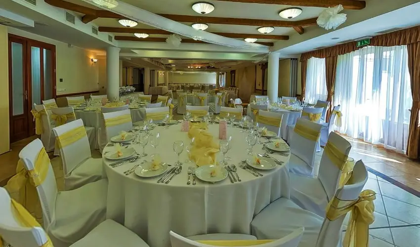 Gerby Kria Hotel s Lovasudvar Lajosmizse - Augusztus 20.