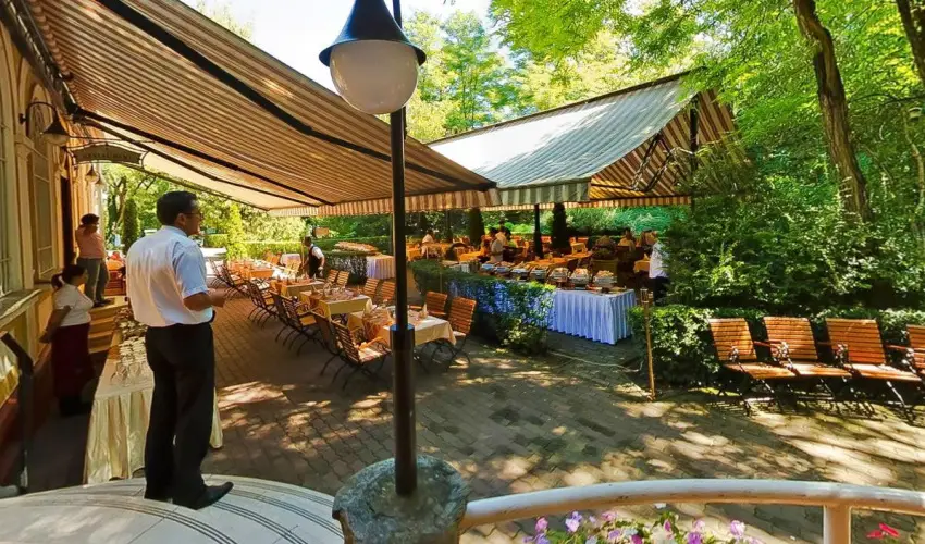 Gerby Kria Hotel s Lovasudvar Lajosmizse - Augusztus 20.