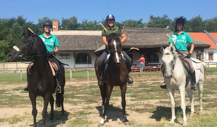 Gerby Kria Hotel s Lovasudvar Lajosmizse - Augusztus 20.