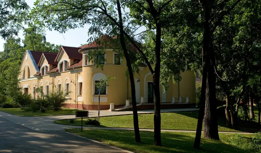 Gerby Kria Hotel s Lovasudvar Lajosmizse - Augusztus 20.