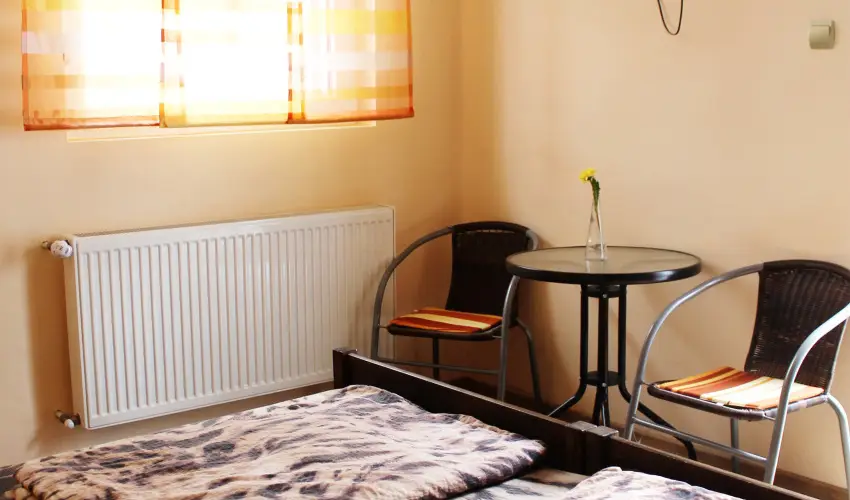 Geszteny�s Vend�gh�z Gyula - Augusztus 20. (min. 2 �j)