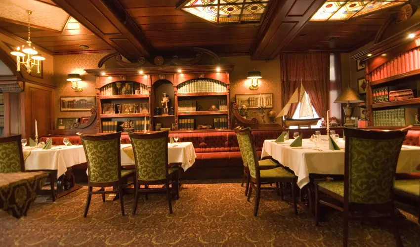 Golden Ball Club Hotel Gy�r - Augusztus 20.