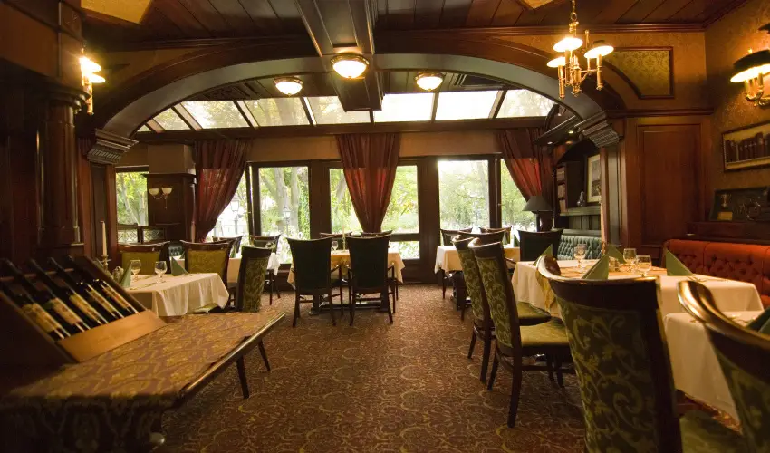 Golden Ball Club Hotel Gy�r - Augusztus 20.