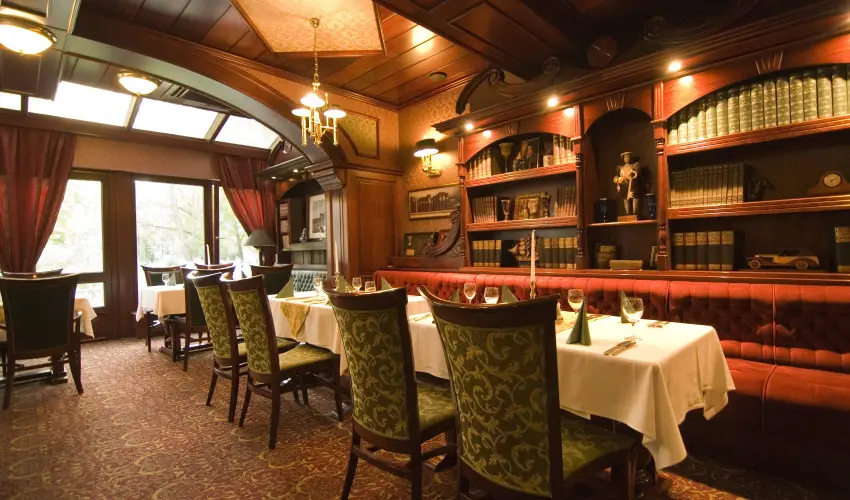 Golden Ball Club Hotel Gy�r - Augusztus 20.