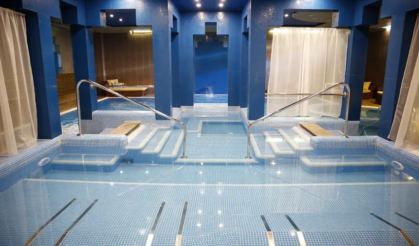 Golden Ball Club Hotel Gy�r - Augusztus 20.