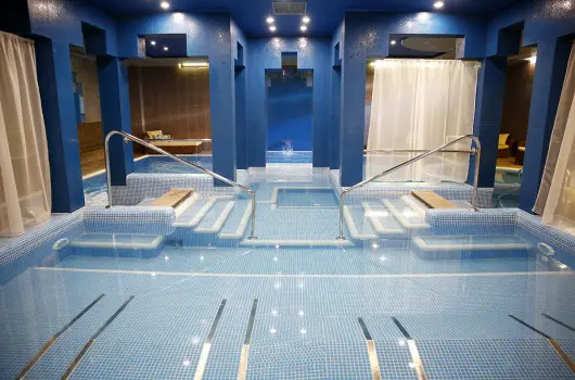 Golden Ball Club Hotel - Augusztus 20. (min. 2 �j)