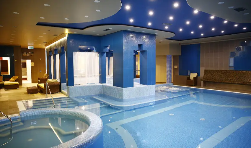 Golden Ball Club Hotel Gy�r - Augusztus 20.