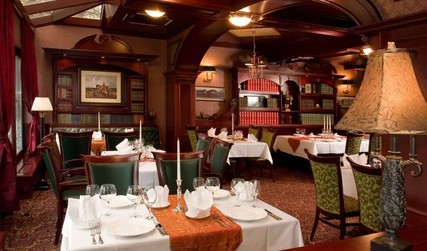 Golden Ball Club Hotel Gy�r - Augusztus 20.