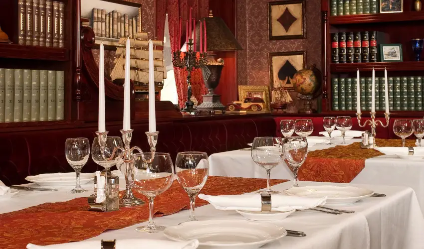 Golden Ball Club Hotel Gy�r - Augusztus 20.