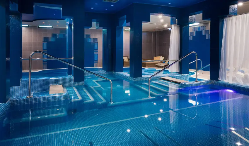 Golden Ball Club Hotel Gy�r - Augusztus 20.