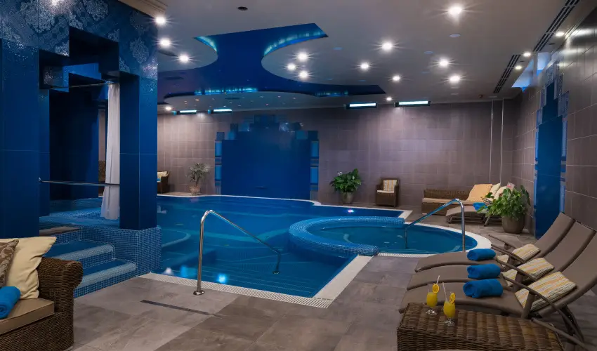 Golden Ball Club Hotel Gy�r - Augusztus 20.