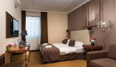 Golden Ball Club Hotel Gy�r