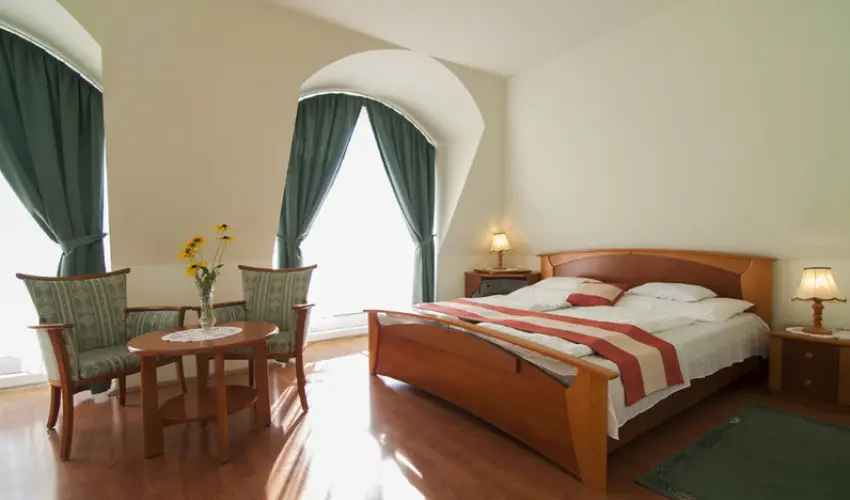 Gosztola Gy�ngye-az erd� sz�llod�ja Gosztola - Augusztus 20.