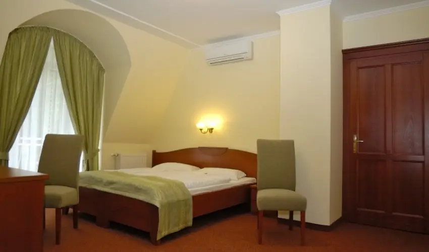 Gosztola Gy�ngye-az erd� sz�llod�ja Gosztola - Augusztus 20.