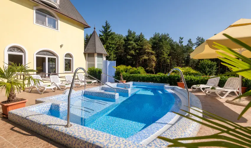 Gosztola Gy�ngye-az erd� sz�llod�ja Gosztola - Augusztus 20.