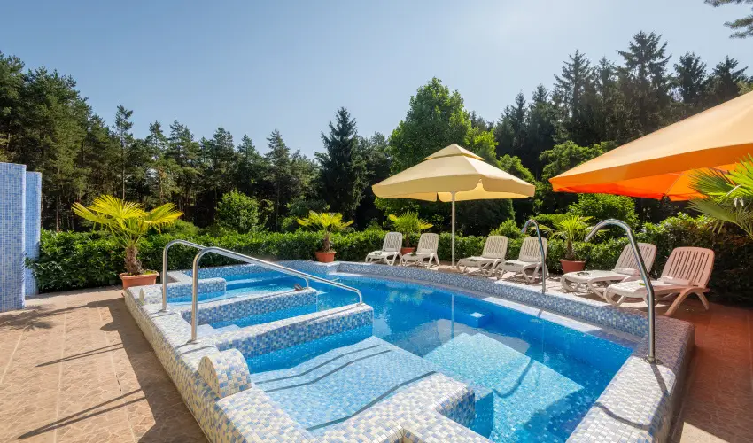 Gosztola Gy�ngye-az erd� sz�llod�ja Gosztola - Augusztus 20.