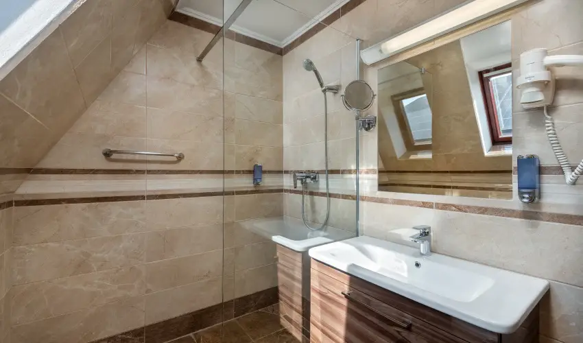 Gosztola Gy�ngye-az erd� sz�llod�ja Gosztola - Augusztus 20.