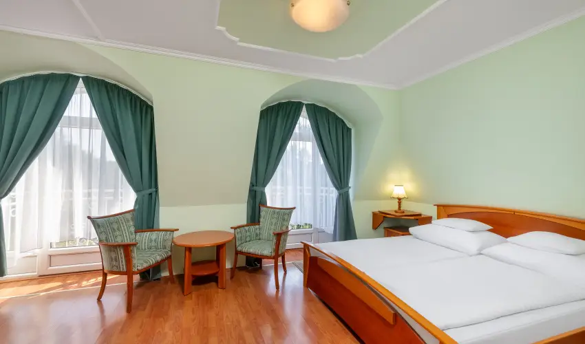 Gosztola Gy�ngye-az erd� sz�llod�ja Gosztola - Augusztus 20.