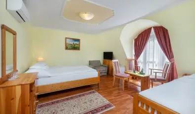 Gosztola Gy�ngye-az erd� sz�llod�ja Gosztola