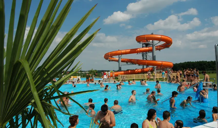 Gosztola Gy�ngye-az erd� sz�llod�ja Gosztola - Augusztus 20.