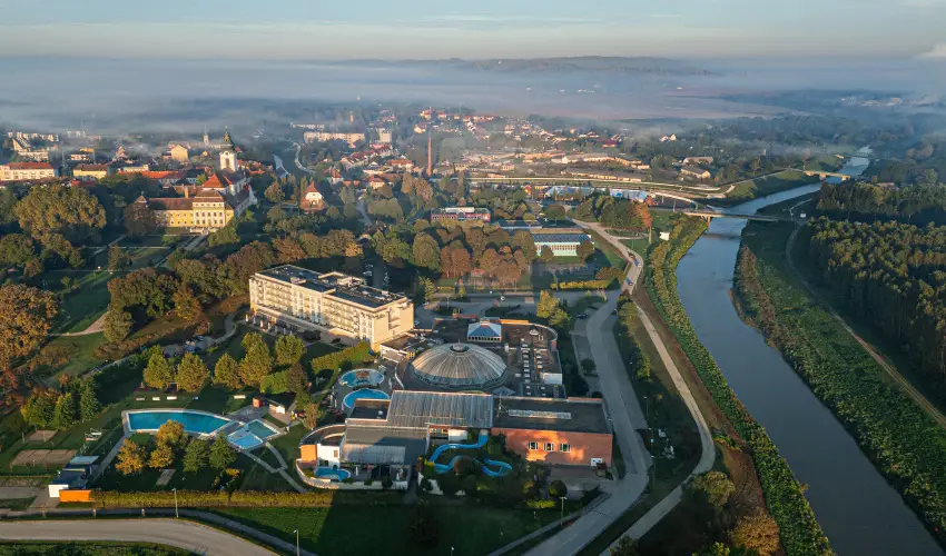 Gotthard Therme Hotel Szentgotth�rd - Augusztus 20. - teljes el�refizet�ssel